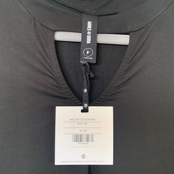 Agnes & Dora Swing Tee-Cut Out Neckline Short Sleeve Tunic Top - Picture 3 of 4